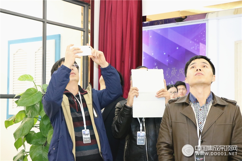 “观天下·赢未来”2016台湾乐奇招商峰会—展厅参观