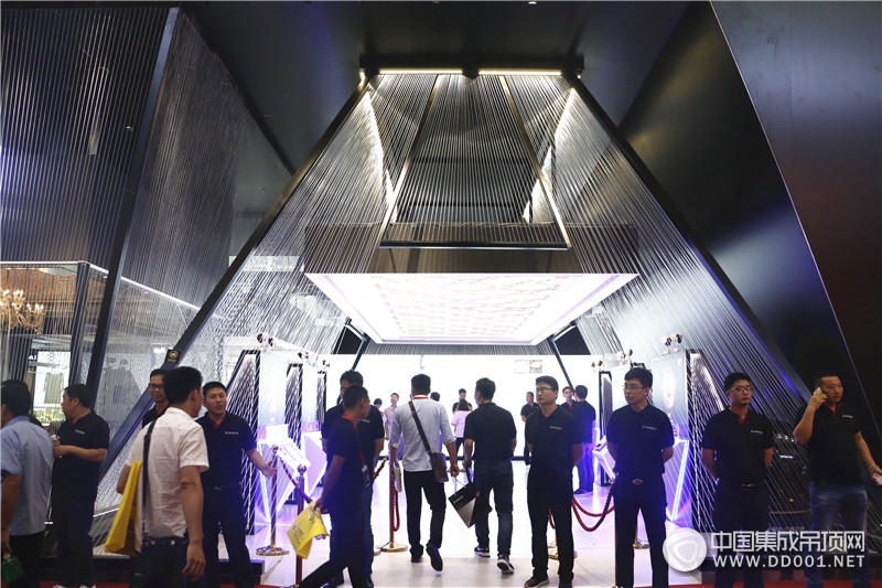 广州建博会：光影交错间，尽享品格高端智能新体验—展会现场