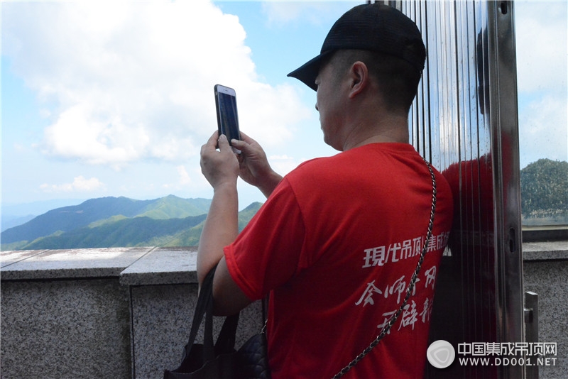 现代吊顶年中核心经销商营销峰会暨全国超级微团活动启动大会——井冈山之行