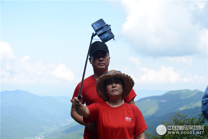 现代吊顶年中核心经销商营销峰会暨全国超级微团活动启动大会——井冈山之行